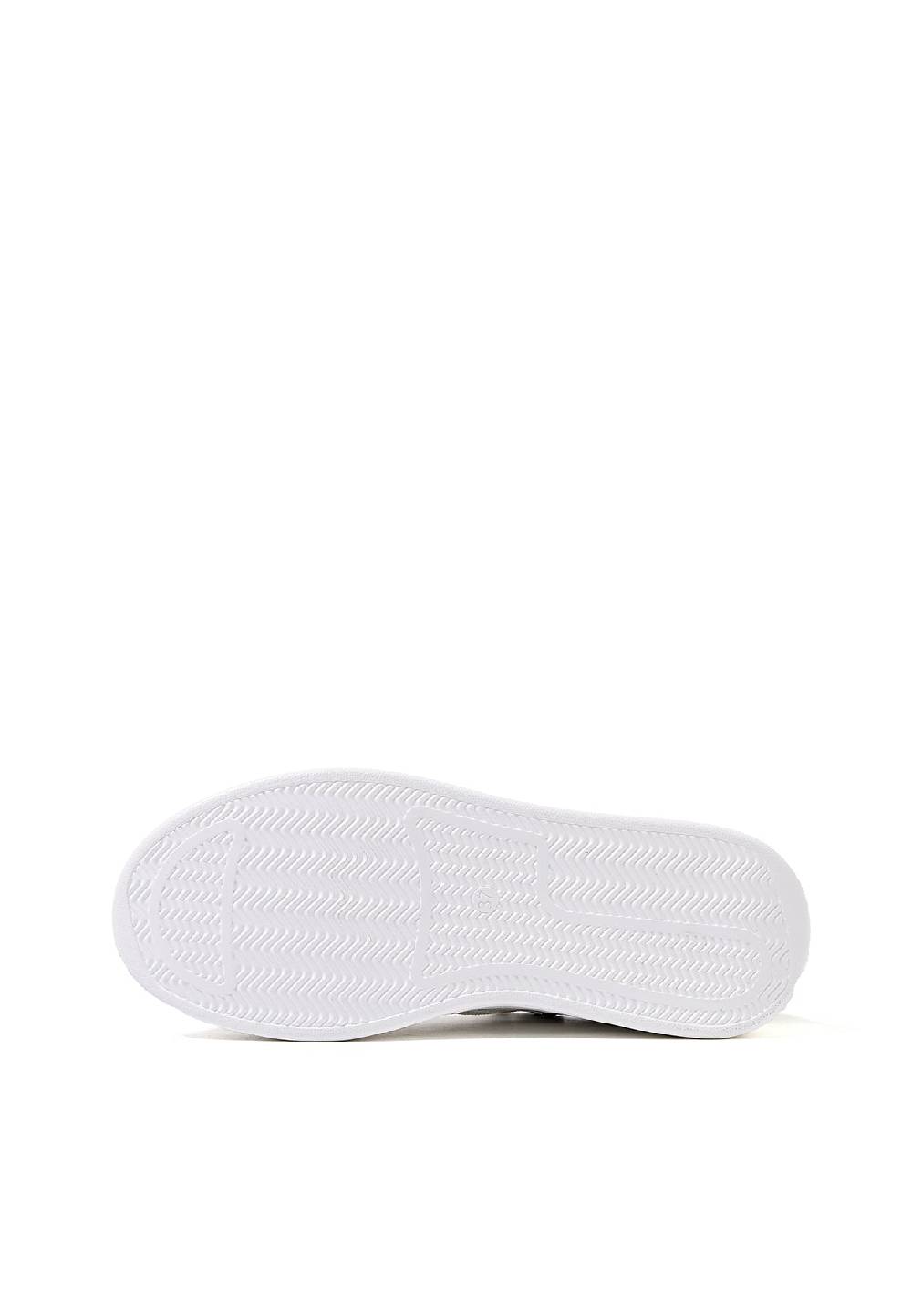 Queen Helena Sneakers X30-11