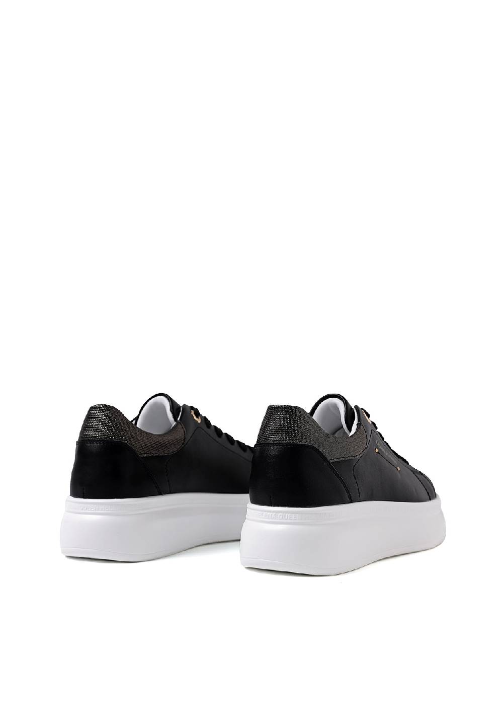 Queen Helena Sneakers X30-9