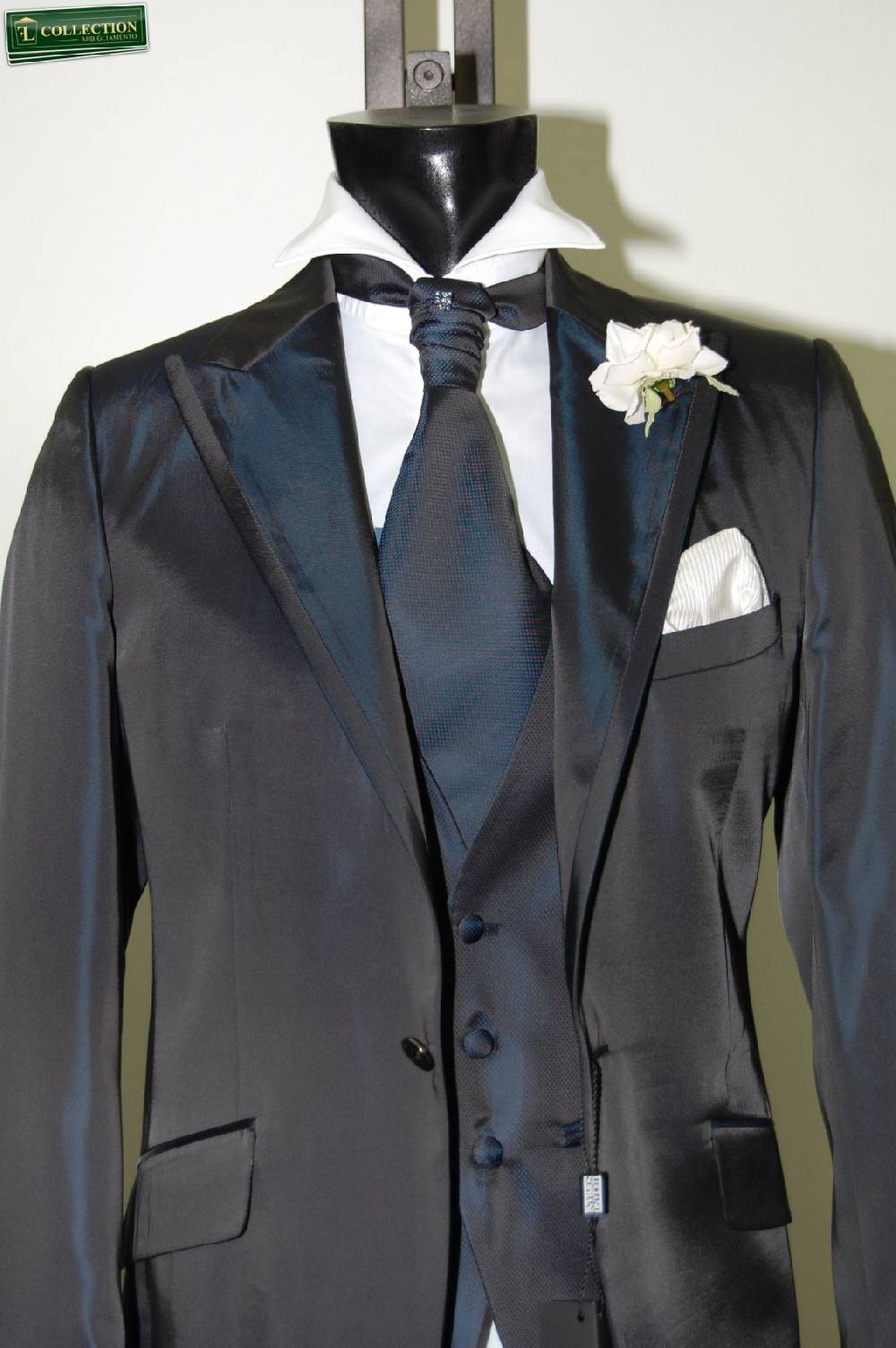 Luciano Soprani Cerimonia Abito Blu Slim Fit Luciano Soprani Cerimonia Con Panciotto E Cravatta