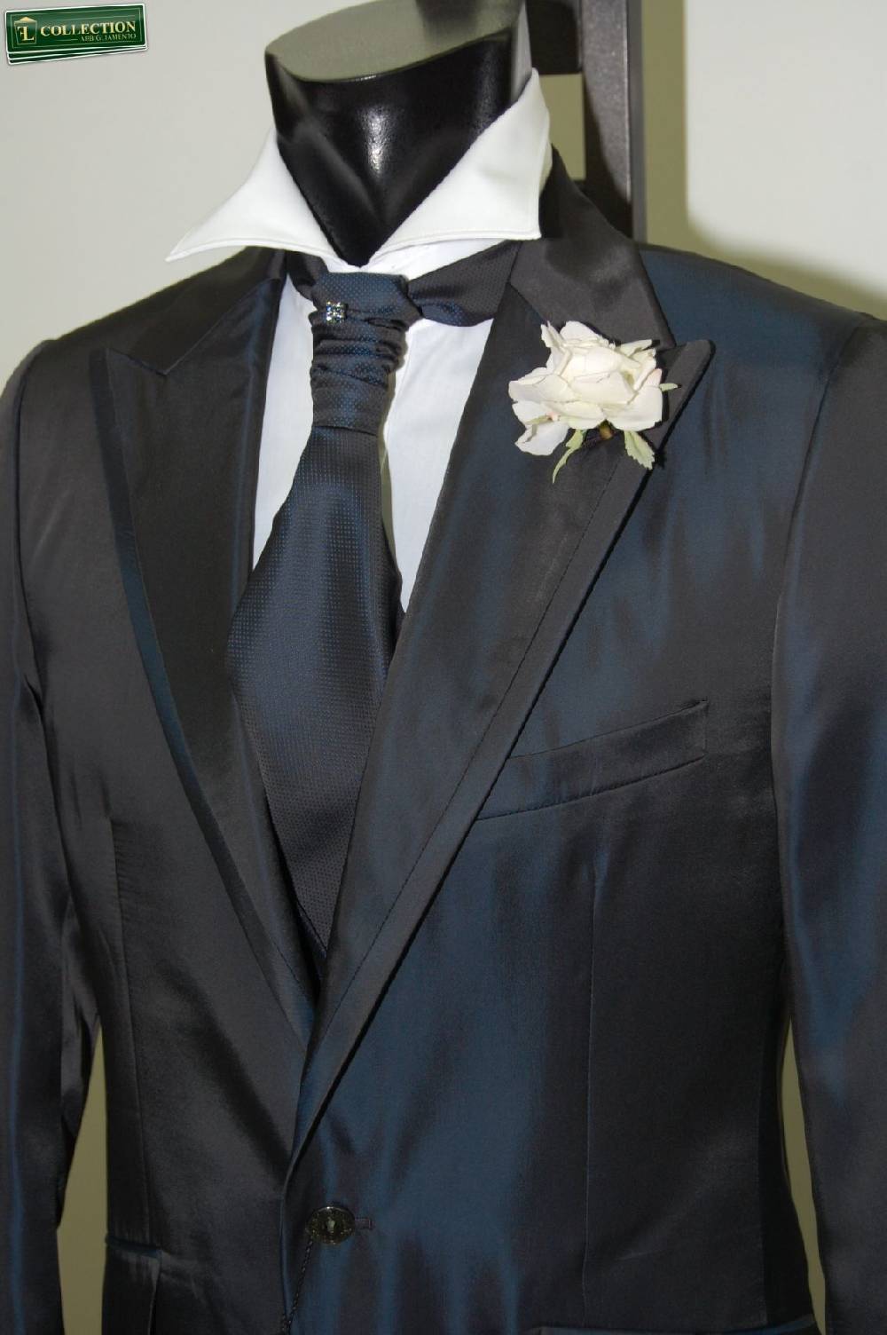 Luciano Soprani Cerimonia Abito Blu Slim Fit Luciano Soprani Cerimonia Con Panciotto E Cravatta