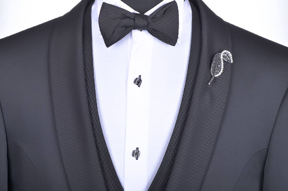 Baggi Abito Elegante Slim Fit Con Collo A Scialle Completo Di Gilet E Papillon