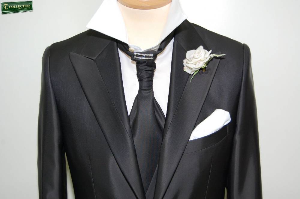 Luciano Soprani Cerimonia Abito Grigio Slim Fit Luciano Soprani Cerimonia Con Panciotto E Cravatta