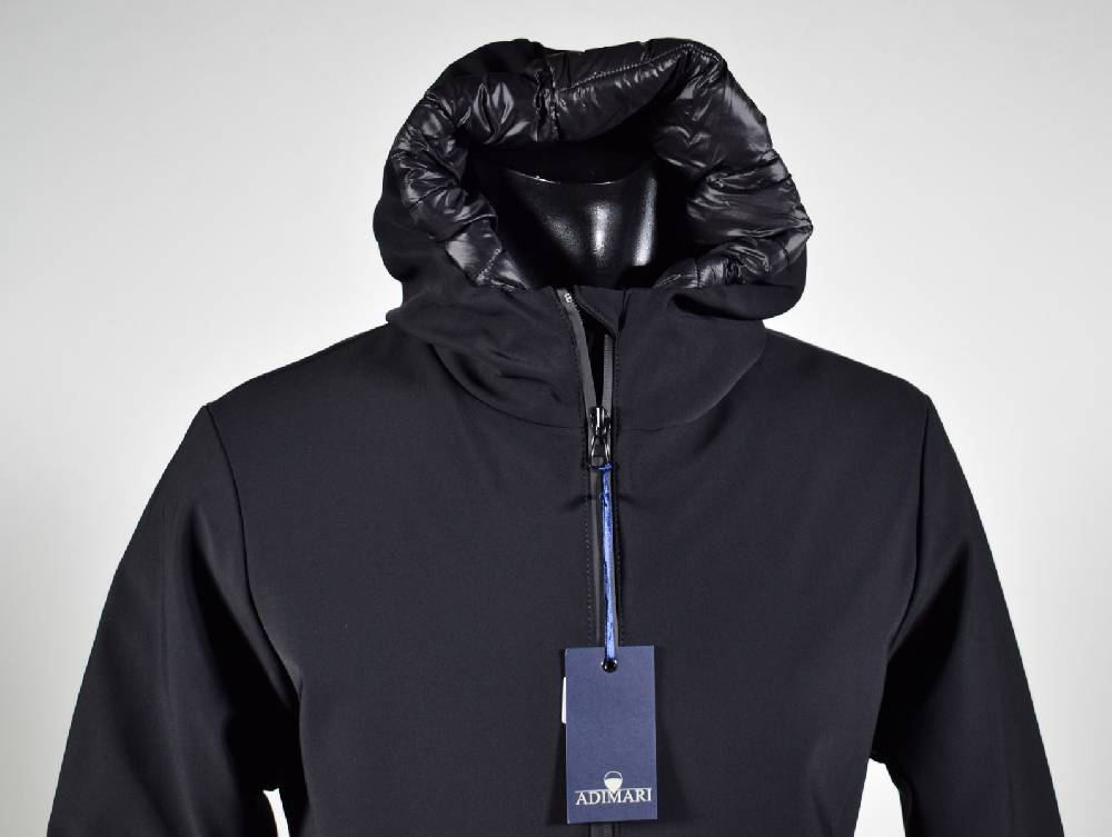 Adimari Giubbotto Corto Tecnico Nero A Fondo Dritto Con Cappuccio