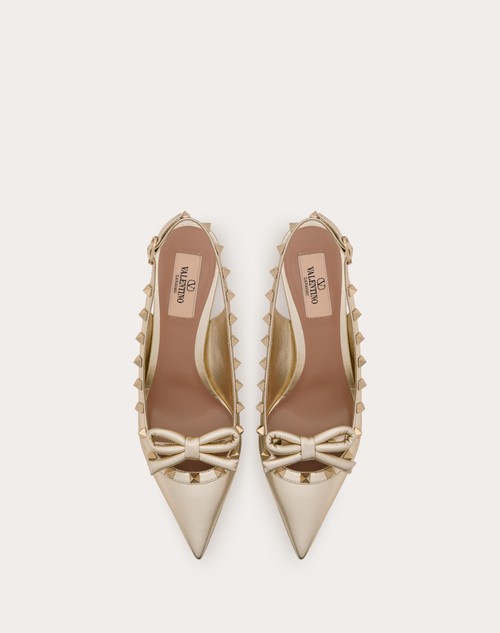 Red Valentino DÉCOLLETÉ SLINGBACK ROCKSTUD BOW IN NAPPA LAMINATA E BORCHIE IN TONO 60MM