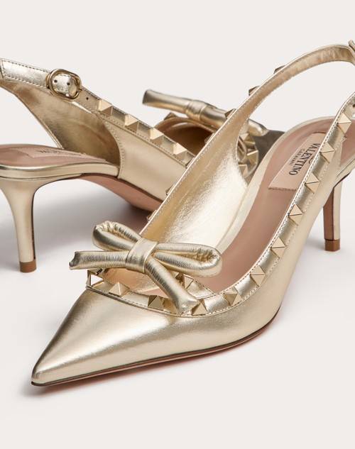 Red Valentino DÉCOLLETÉ SLINGBACK ROCKSTUD BOW IN NAPPA LAMINATA E BORCHIE IN TONO 60MM