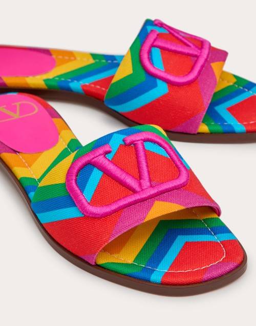 Red Valentino SANDALO SLIDE VALENTINO GARAVANI ESCAPE IN CANVAS CON STAMPA CHEVRON24