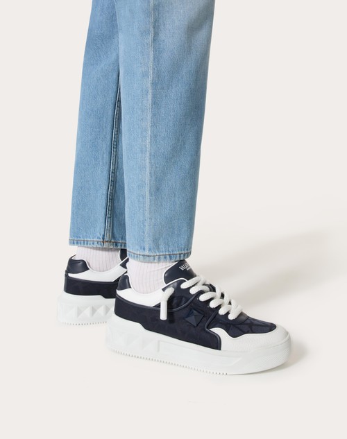 Red Valentino SNEAKER LOW-TOP ONE STUD XL IN NAPPA E TESSUTO TECNICO JACQUARD TOILE ICONOGRAPHE