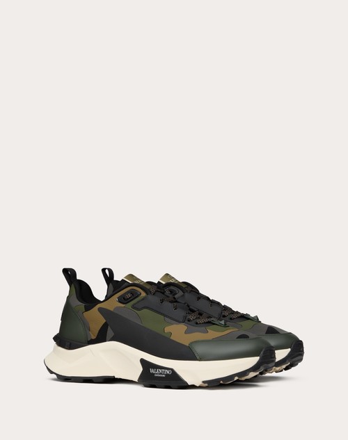 Red Valentino SNEAKER LOW TOP TRUE ACT CAMOUFLAGE IN TESSUTO GOMMATO