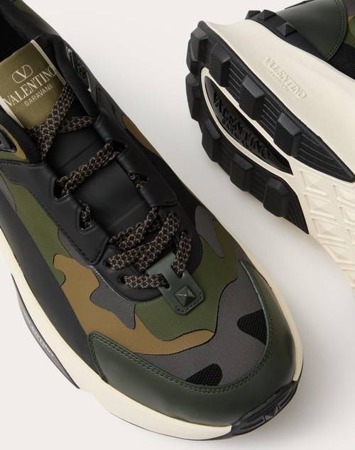 Red Valentino SNEAKER LOW TOP TRUE ACT CAMOUFLAGE IN TESSUTO GOMMATO