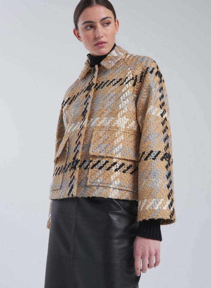 Lorena Antoniazzi CABAN IN MOHAIR E LANA