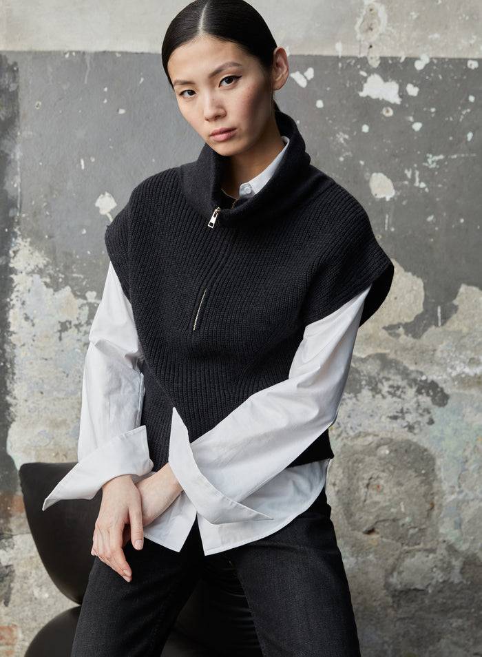 Lorena Antoniazzi GILET IN MAGLIA