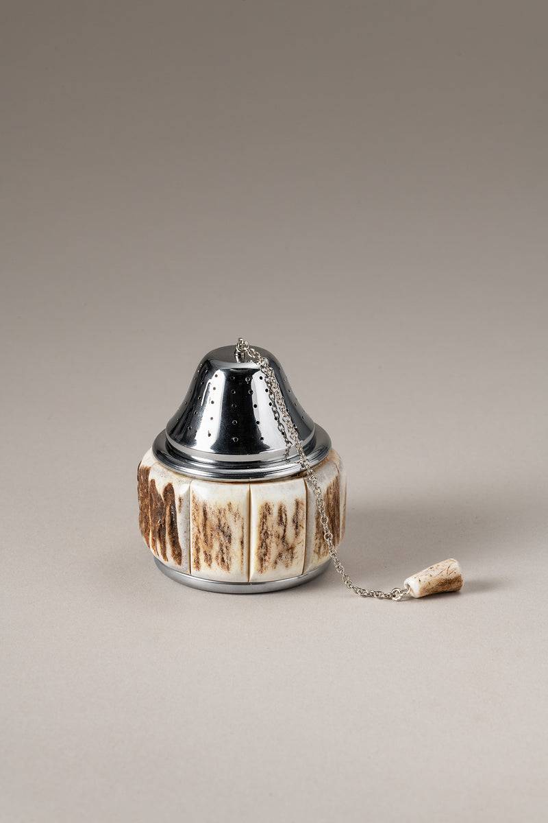 Lorenzi Milano Infusore da tè con piattino in Cervo (palco)