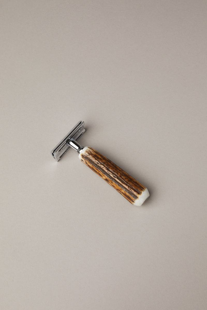 Lorenzi Milano Rasoio a lametta tradizionale in Cervo (palco)