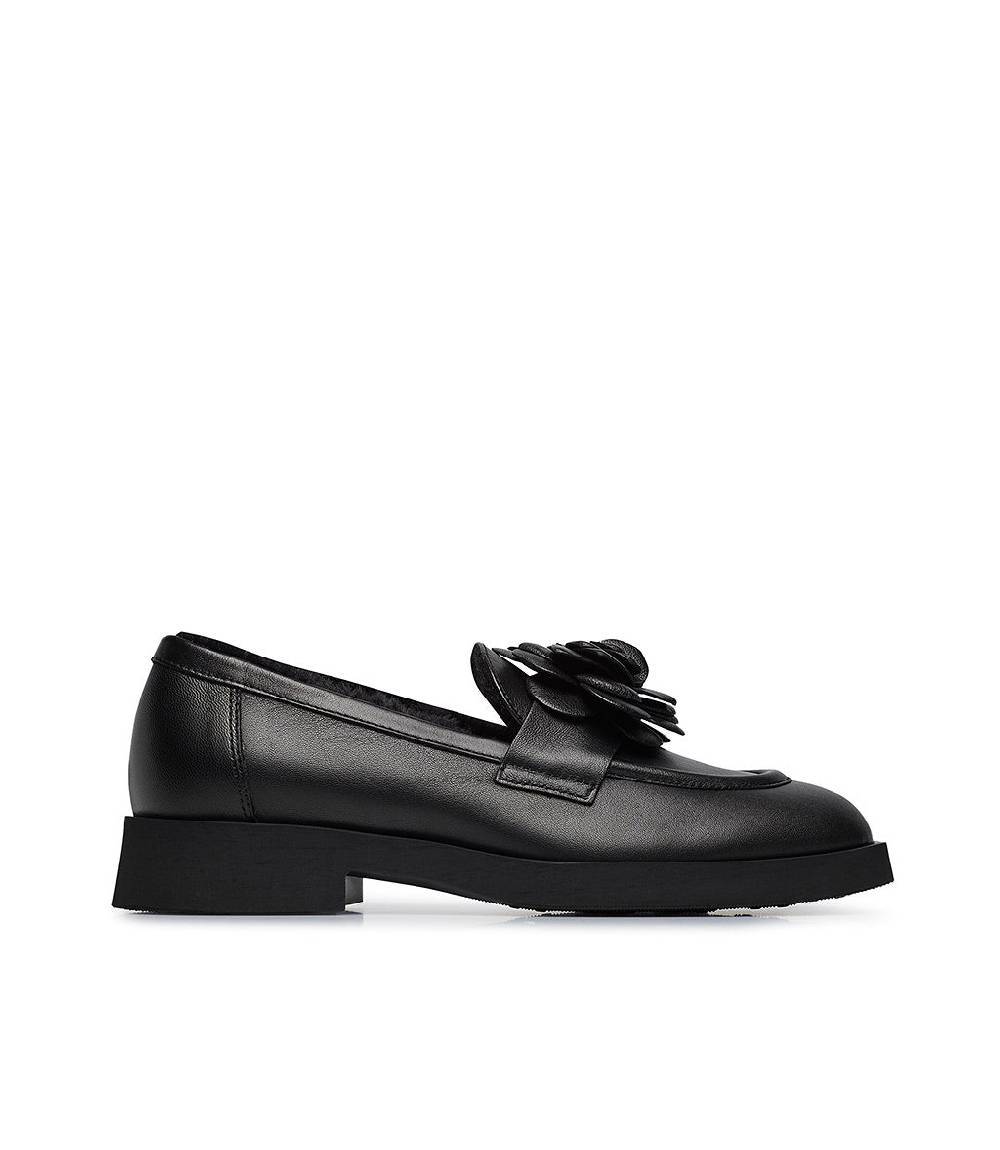 Loriblu Mocassino in nappa nero con fiore e fodera shearling