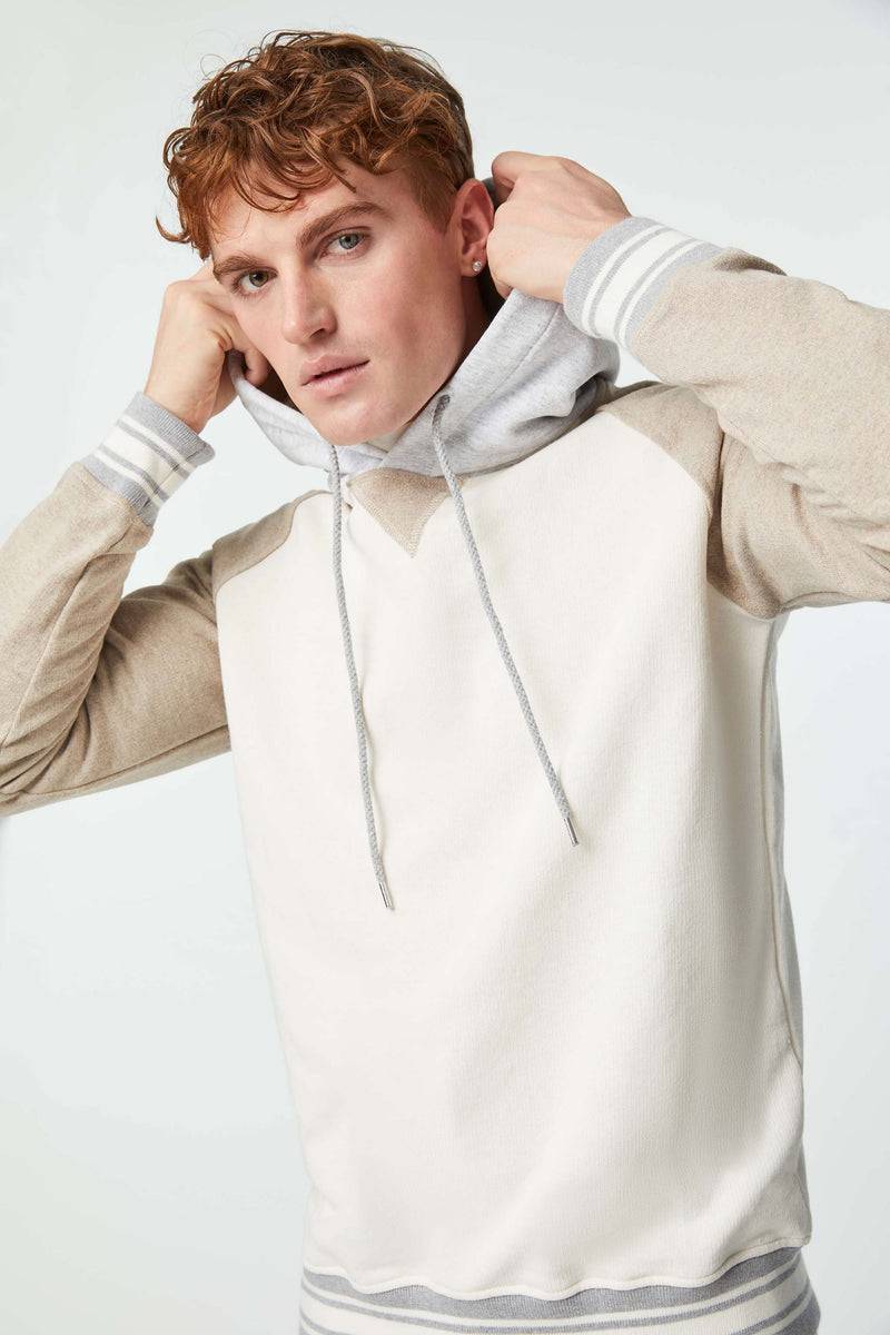 Lubiam Felpa Con Cappuccio E Dettagli In Contrasto Bianco Latte Felpa Con Cappuccio E Dettagli In Contrasto Bianco Latte