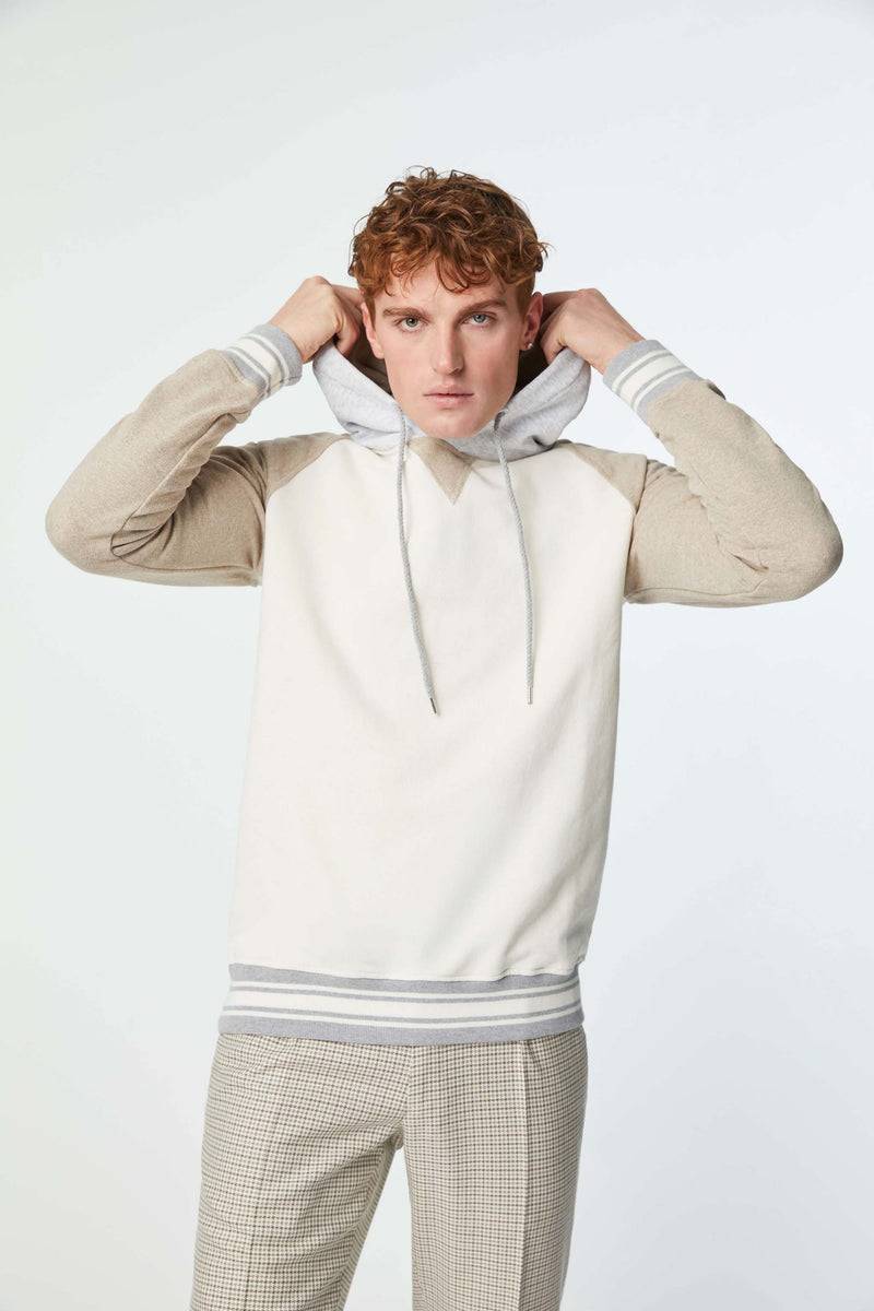 Lubiam Felpa con cappuccio e dettagli in contrasto bianco latte Felpa con cappuccio e dettagli in contrasto bianco latte