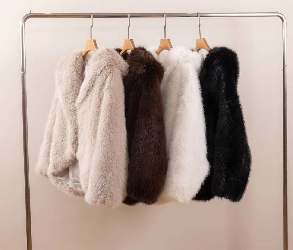 Lovely Sisters Pelliccia Mirea