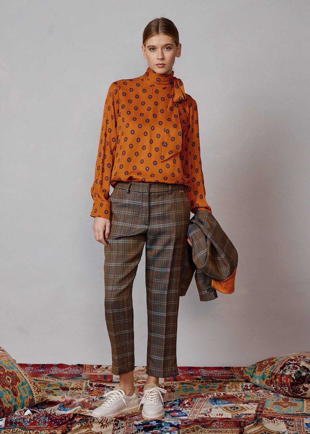 Luis Trenker Blusa modello Lubianca con fiocco e stampa