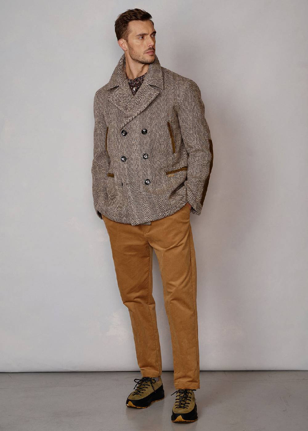 Luis Trenker Cappotto in bouclé con motivo a spina di pesce Lumartin