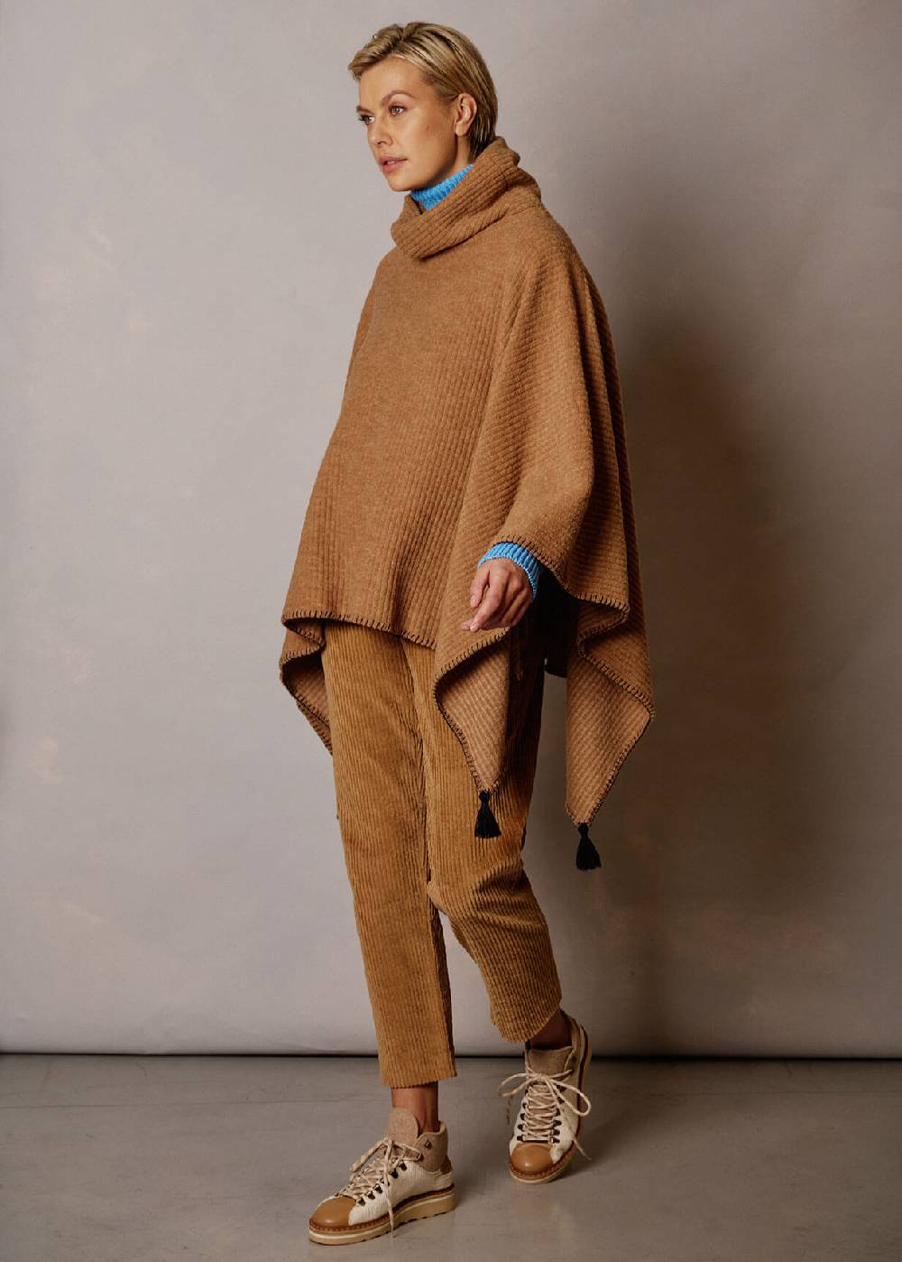 Luis Trenker Poncho In Lana Vergine Con Collo Alto Lupiera