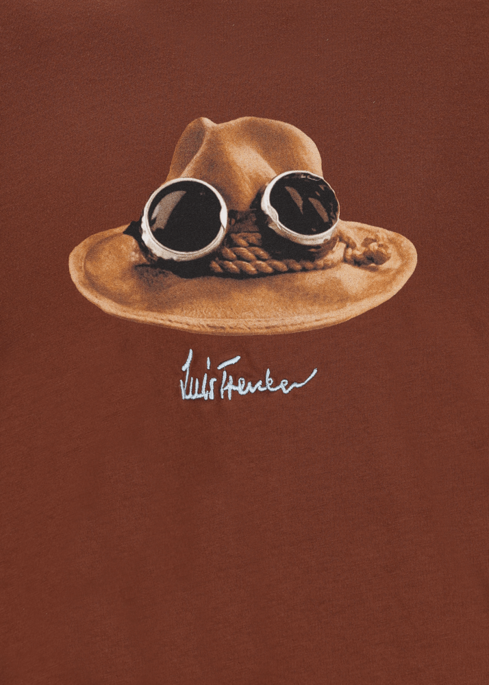 Luis Trenker T-shirt Con Grafica Iconica Raffigurante "Il Cappello"