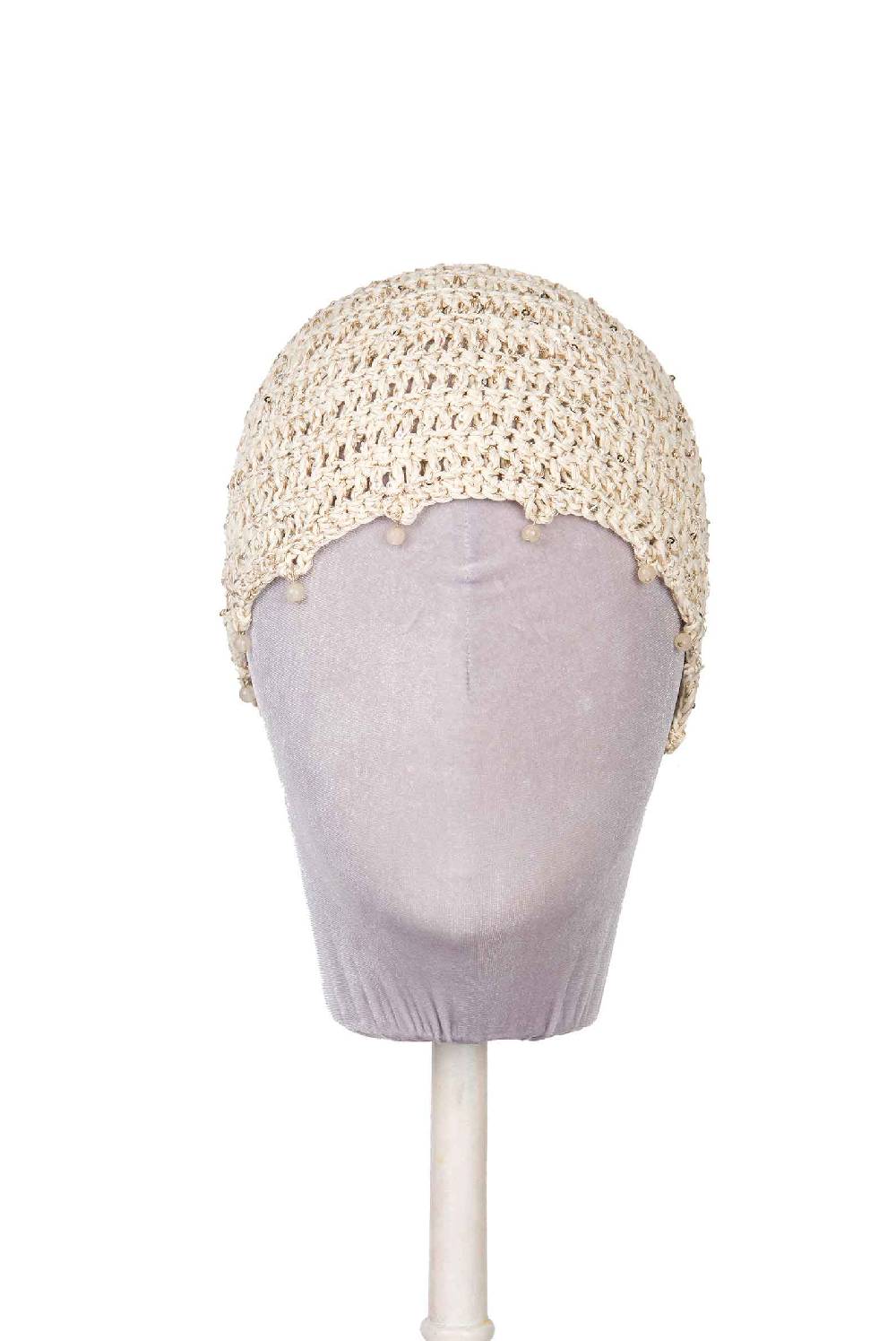 Luisa Beccaria Cappello beige all'uncinetto con perline