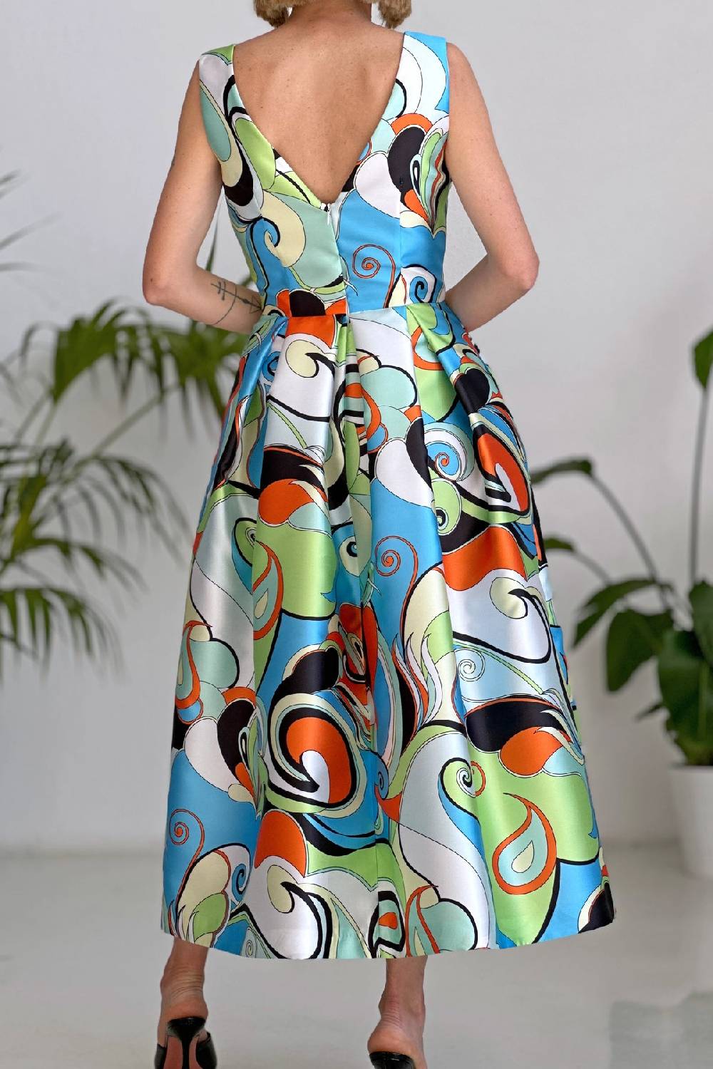 Lunatica Milano Abito Groovy Orange Green V Neck Back