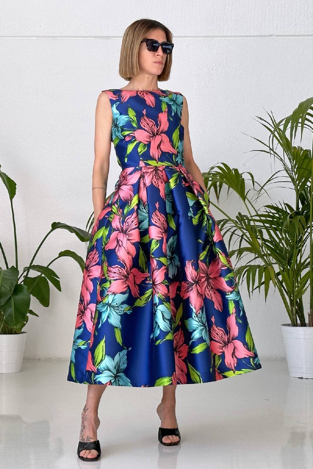 Lunatica Milano Abito Big Flower Blu V Neck Back