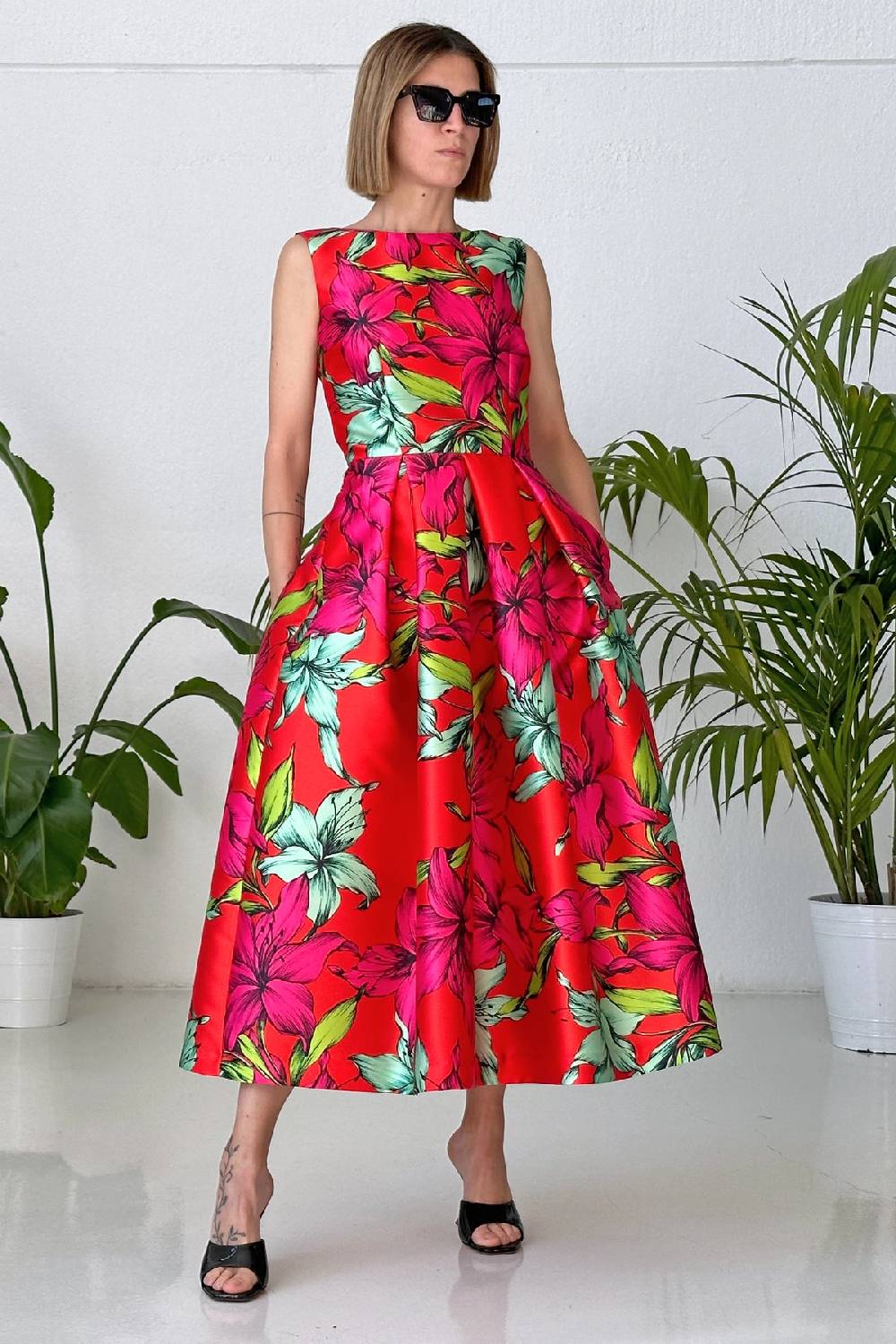 Lunatica Milano Abito Big Flower Red V Neck Back