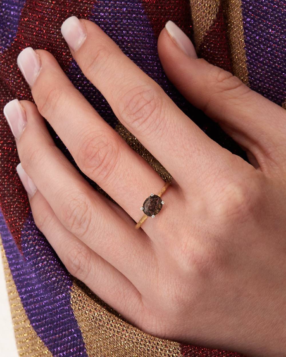 Nanis Anello "IPANEMA" In Oro, Quarzo Rutilato Grigio E Dettagli Di Diamanti – Nanis Italian Jewels