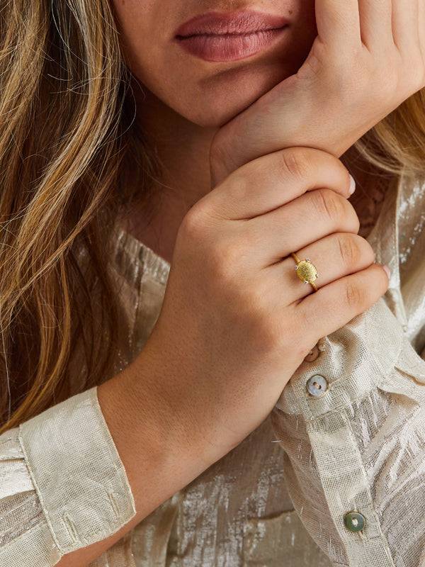 Nanis Anello "IPANEMA" Inciso A Mano In Oro E Diamanti – Nanis Italian Jewels