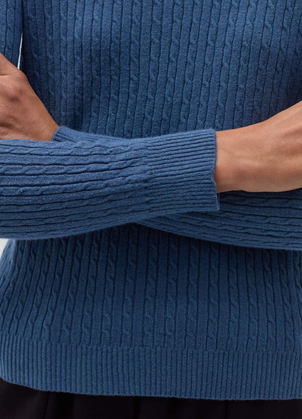 HYBRID Maglia A Coste Piatte Con Lavorazione Intrecciata