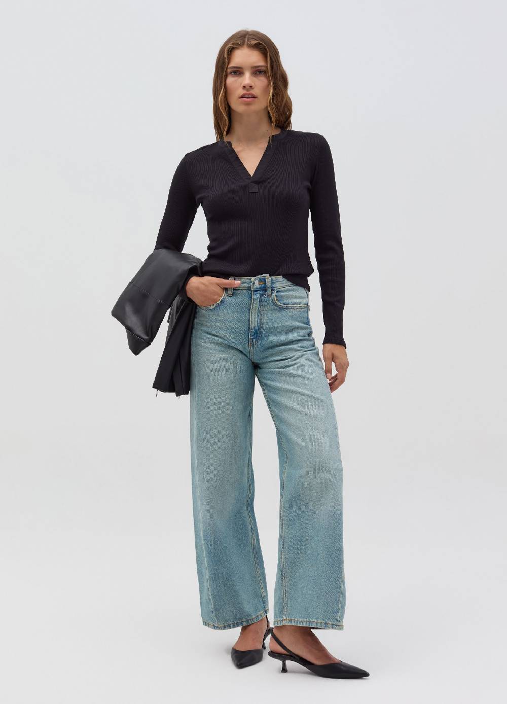 OVS T-shirt a costine sottili con scollo a V