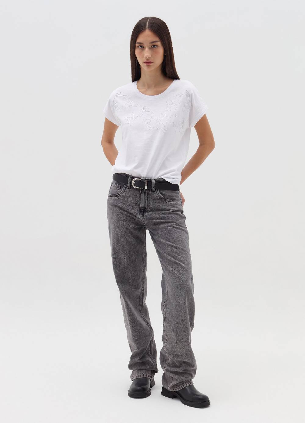 OVS T-shirt con ricamo floreale