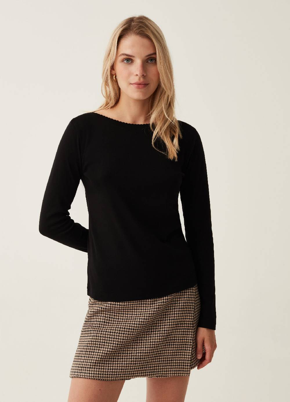 OVS T-shirt scollo a barca con profilo ondulato