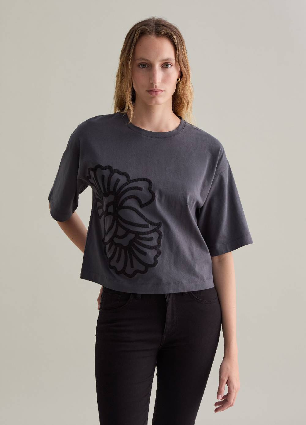 PIOMBO T-shirt Over Con Ricamo Floreale