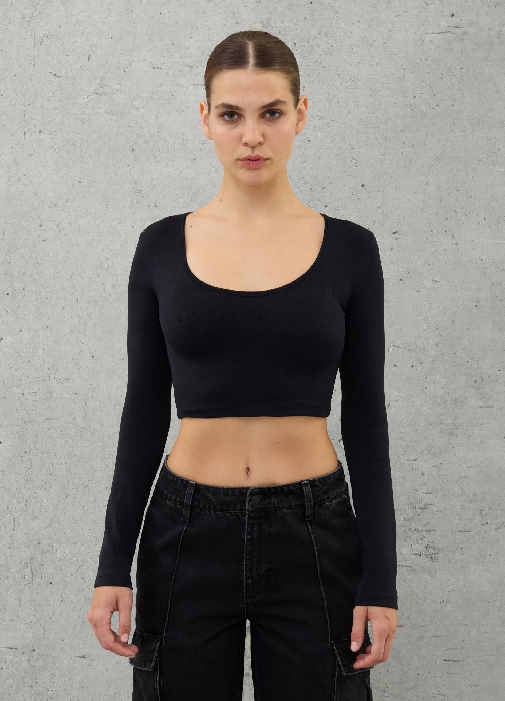 UTOPJA Cut Out Crop Longsleeve Black