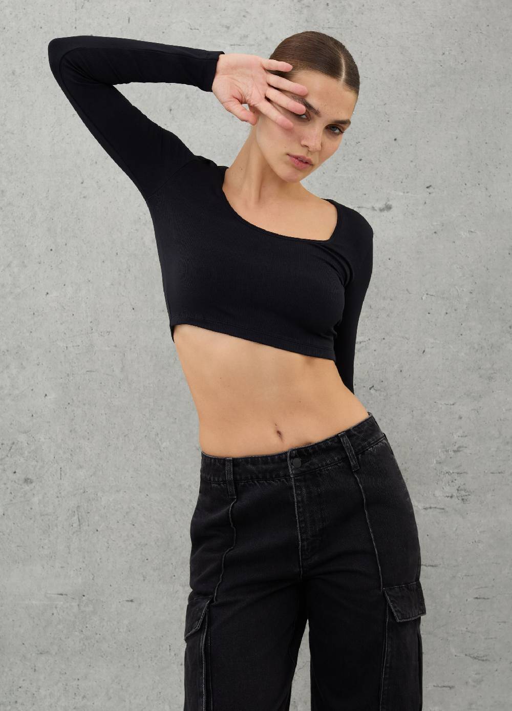 UTOPJA Cut Out Crop Longsleeve Black