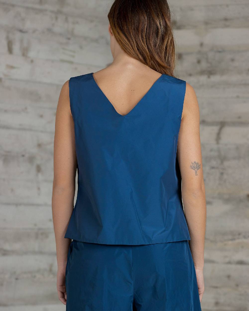 Rialto 48 TOP CON ORLO SMERLATO