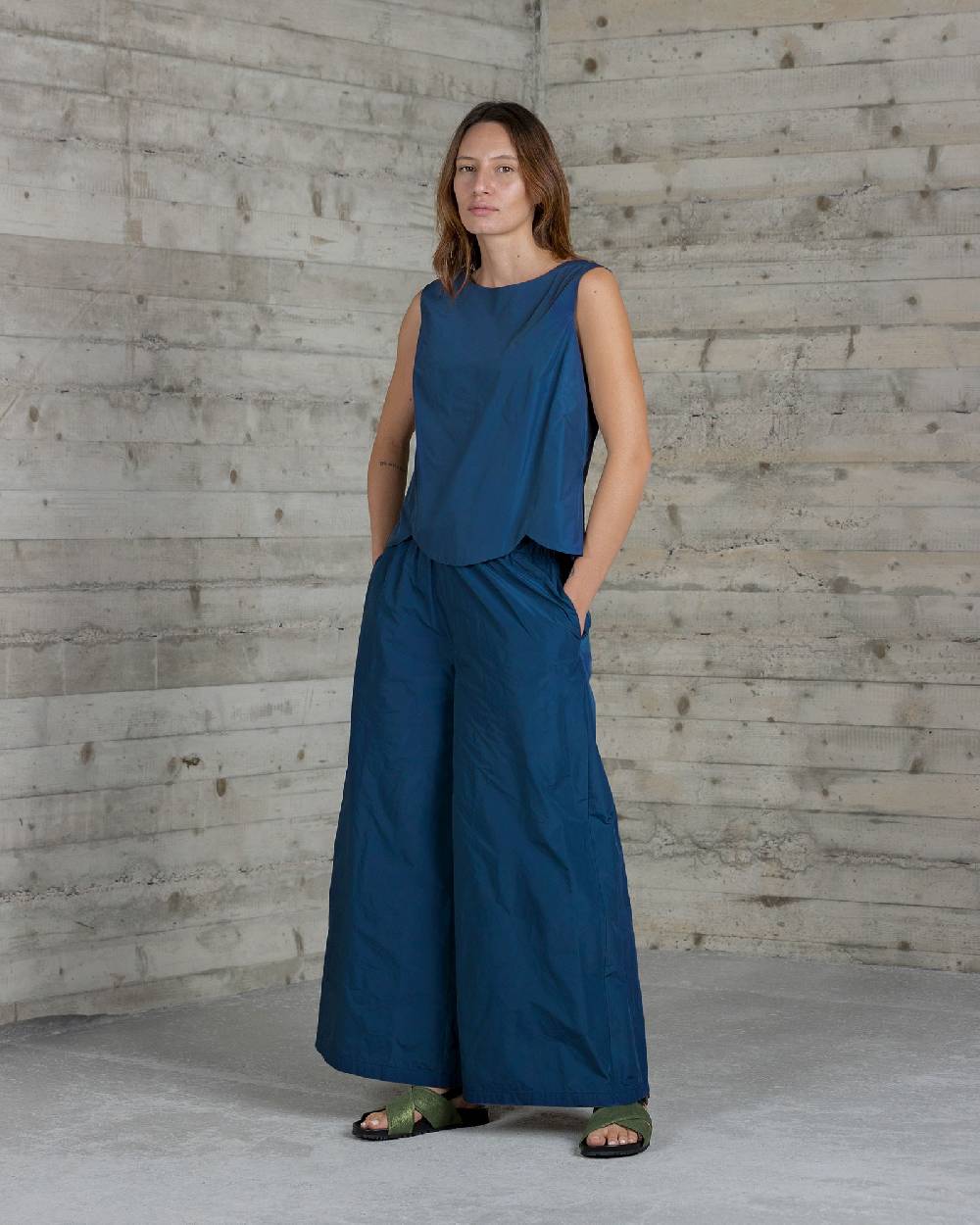 Rialto 48 TOP CON ORLO SMERLATO