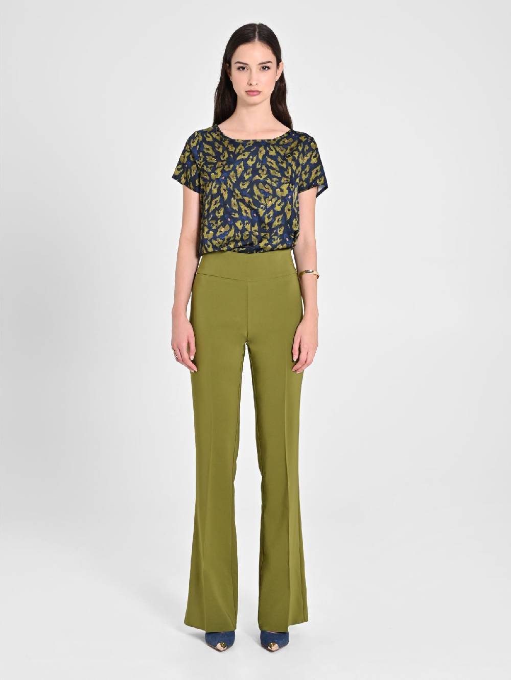 Rinascimento Pantaloni Flared In Tessuto Tecnico Verde Muschio