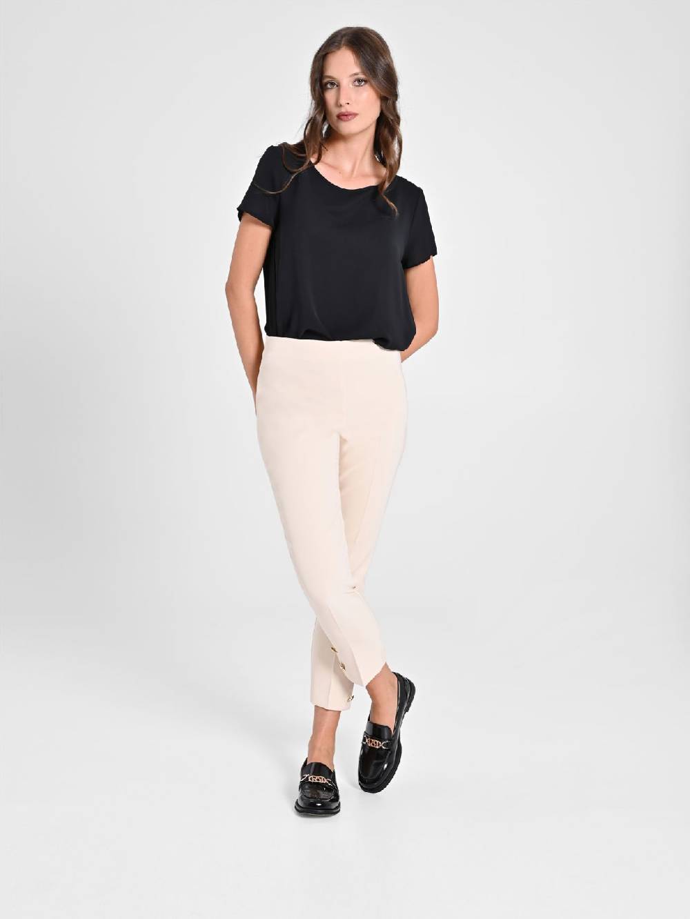 Rinascimento Pantaloni Slim in Tessuto Tecnico Beige