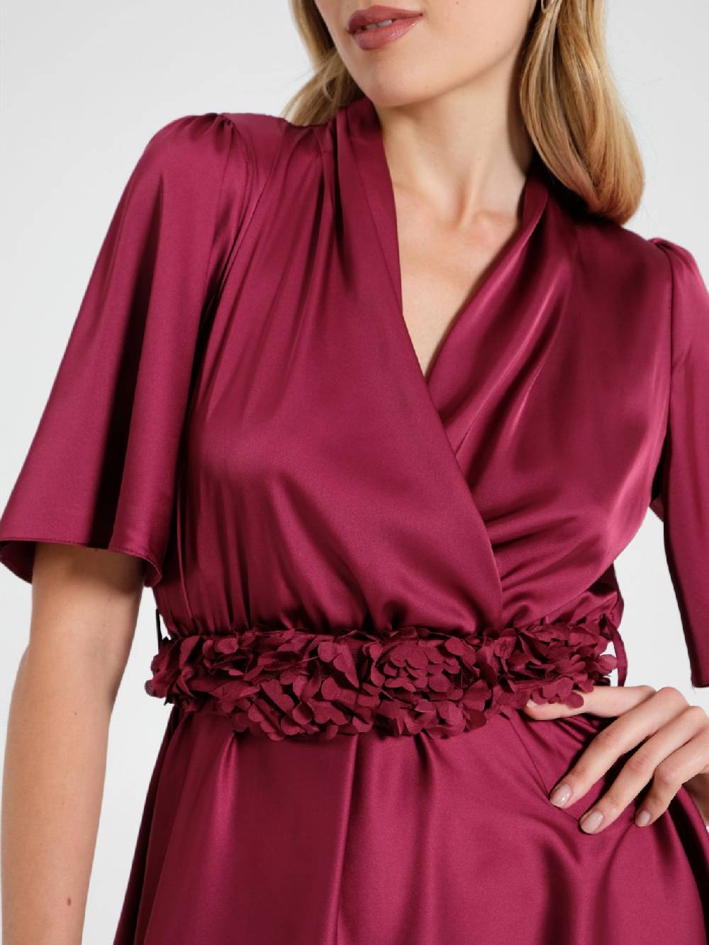 Rinascimento Abito Bordeaux Con Cinta Petali