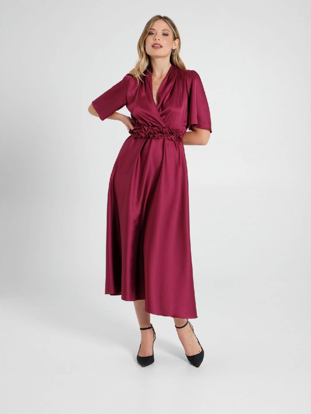 Rinascimento Abito Bordeaux con cinta Petali