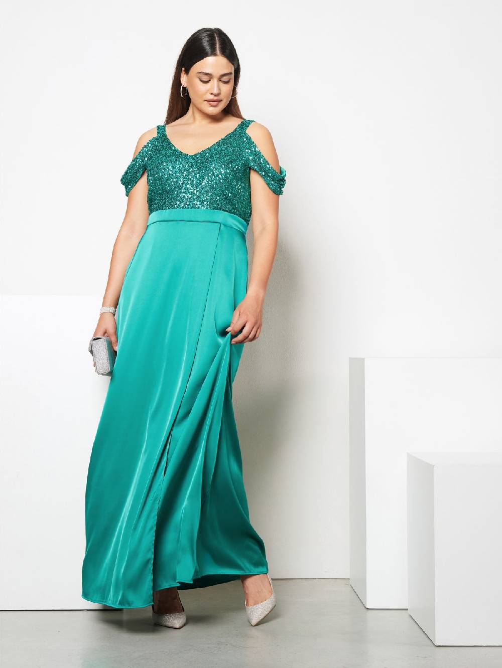 Rinascimento Abito Lungo Curvy Paillettes & Raso