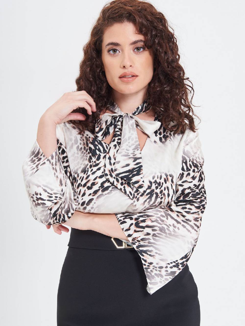 Rinascimento Blusa Curvy Animalier con Fiocco