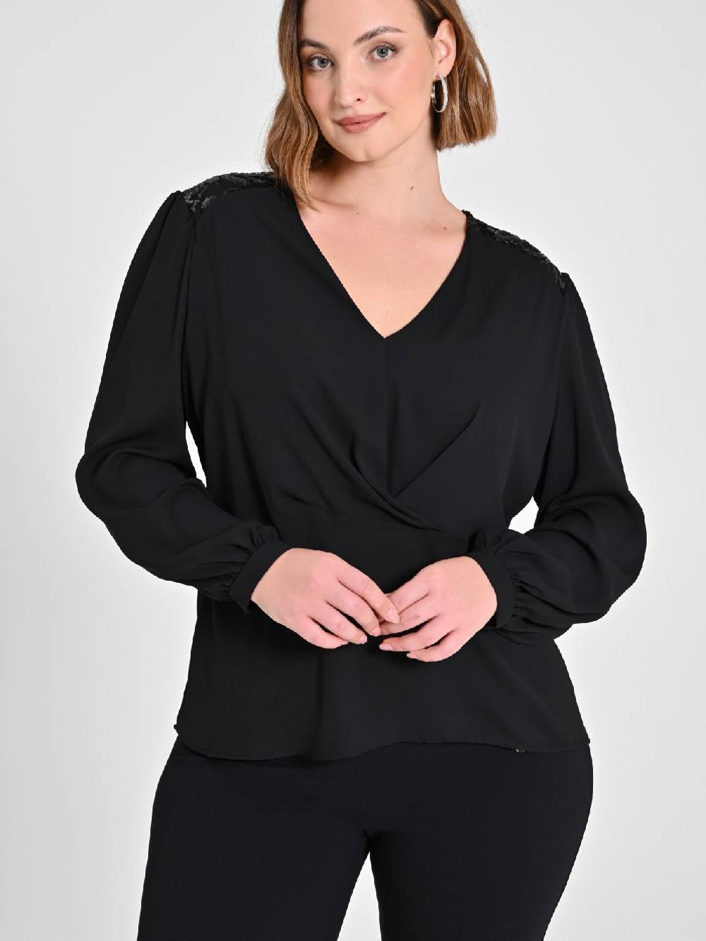 Rinascimento Blusa curvy con dettaglio paillettes