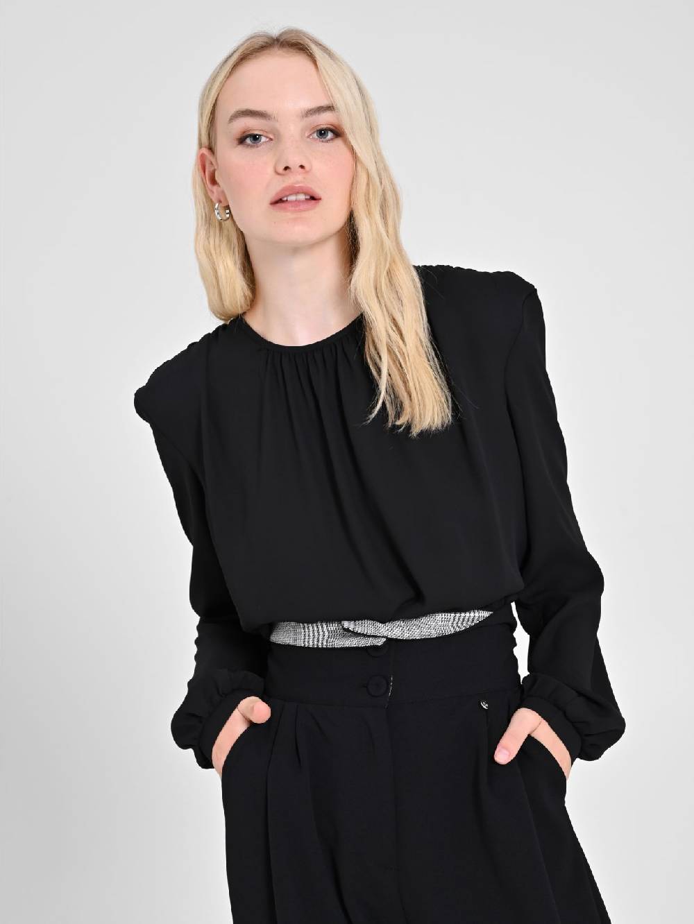 Rinascimento Blusa in Georgette Nera