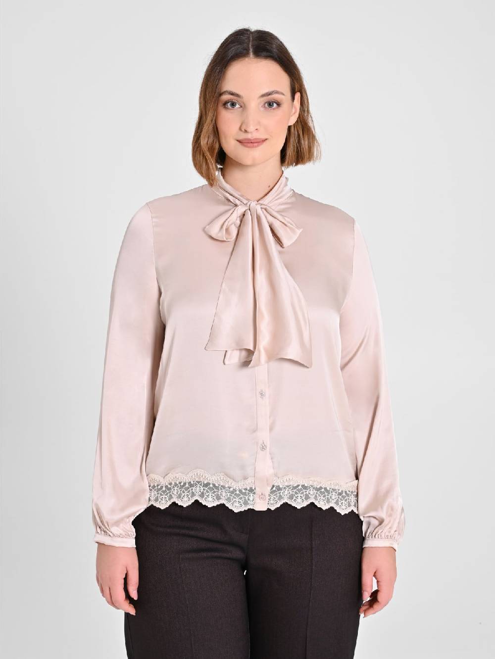 Rinascimento Camicia Curvy Bianca Con Fiocco