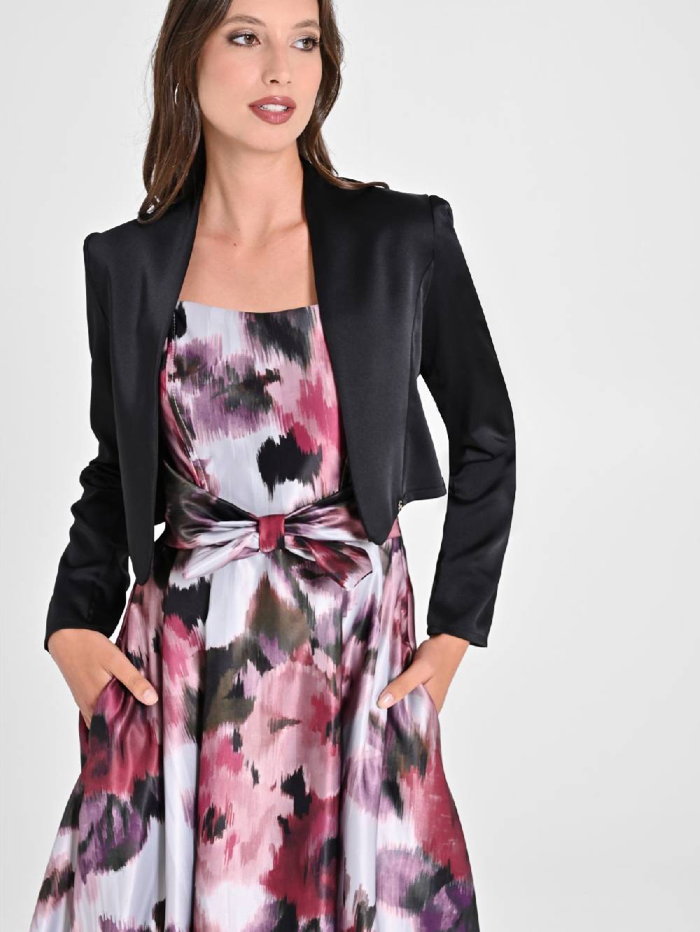 Rinascimento Coprispalle in Raso Nero